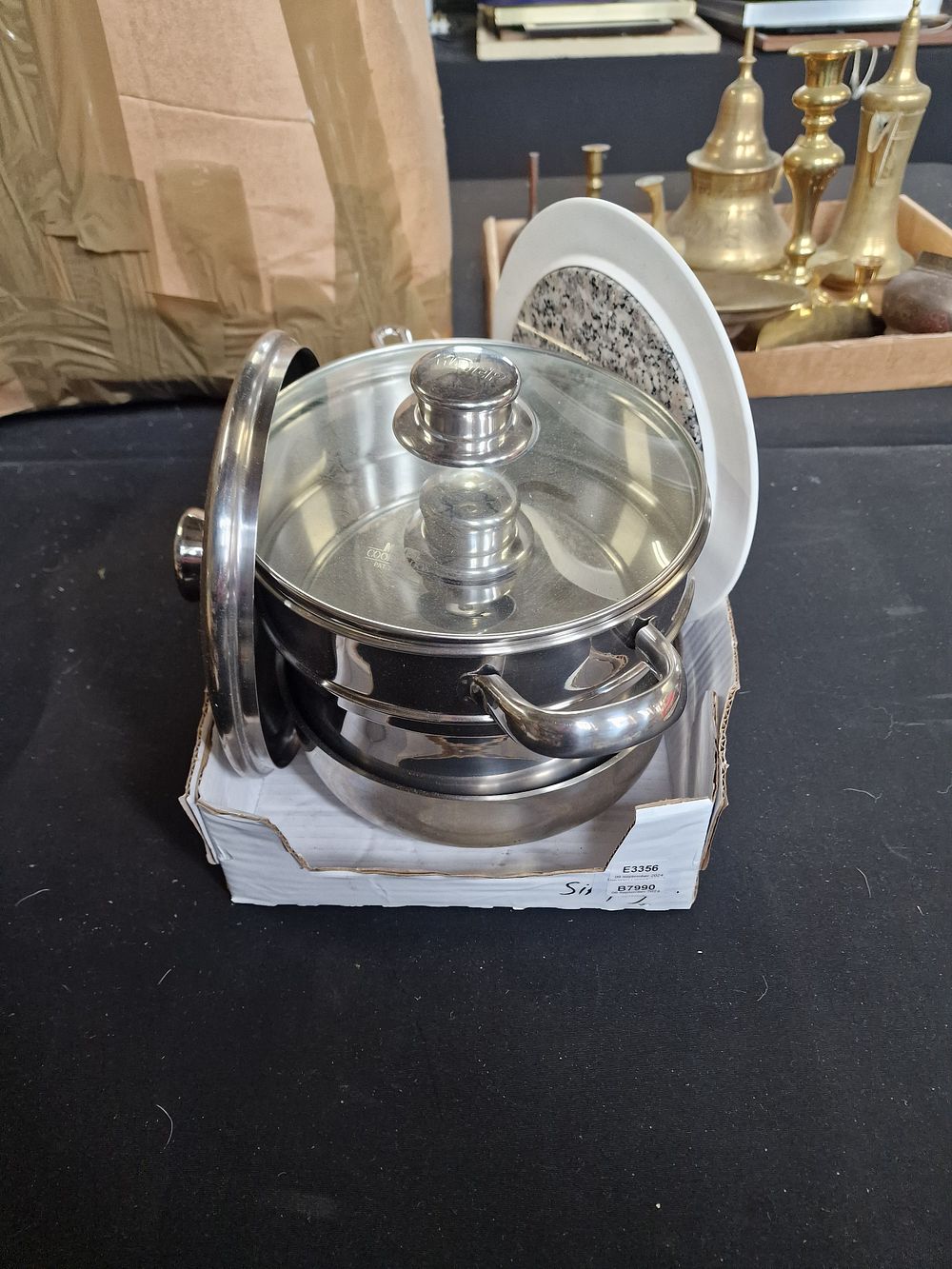 Lot 322: Homeware