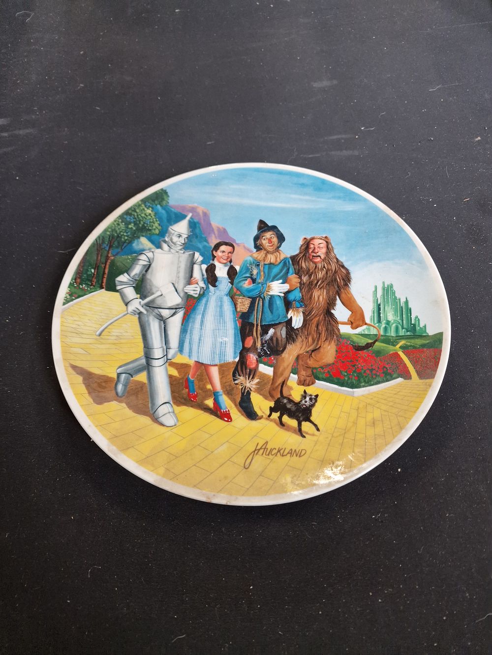 Lot 323: Wizard of Oz plate