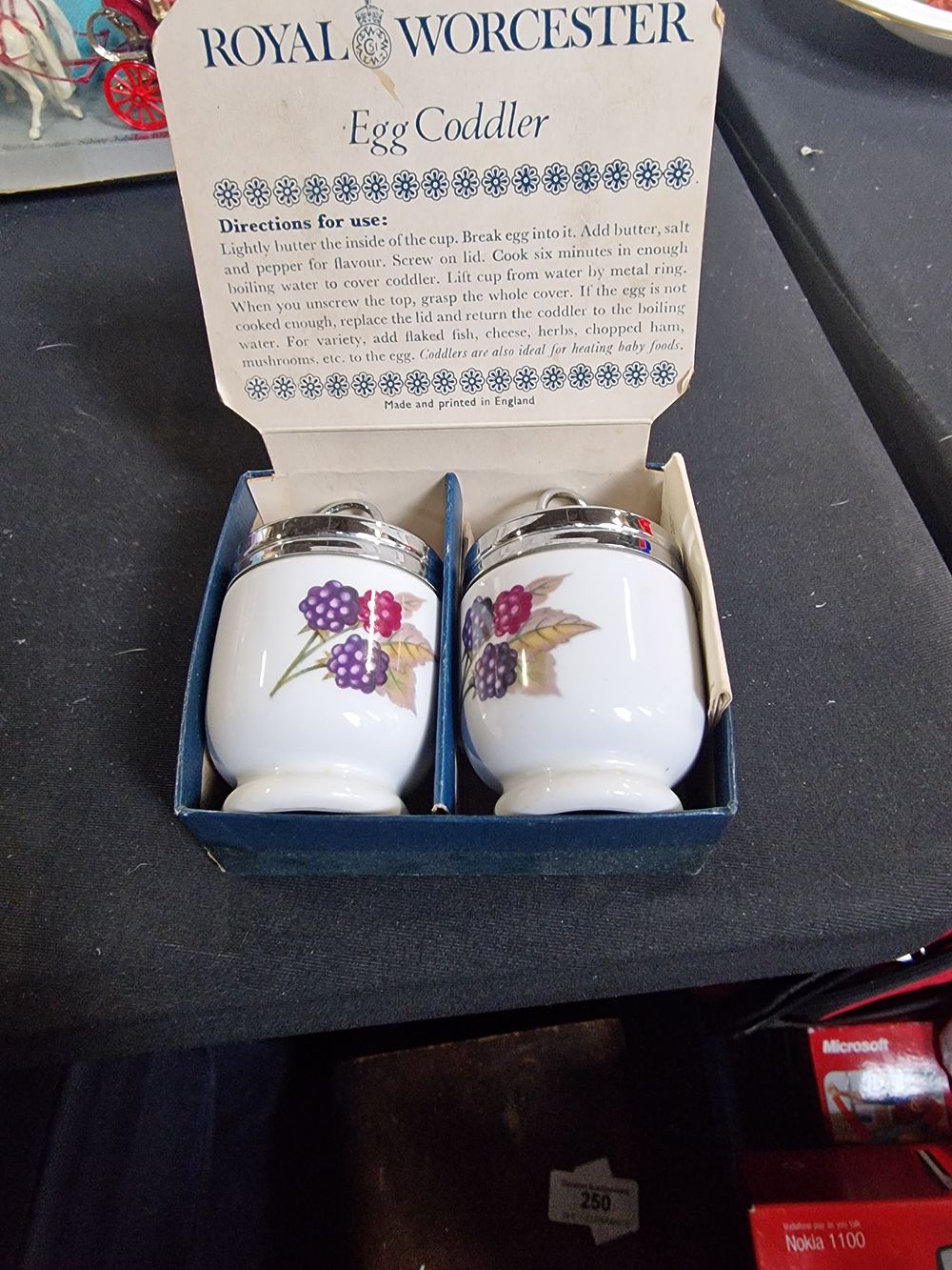Lot 328: Royal Worcester egg Cobblers