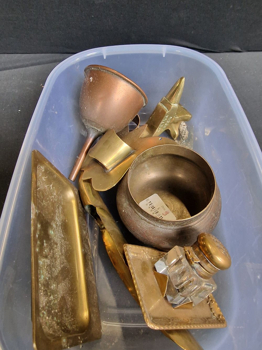 Lot 351: Selection of brass homeware