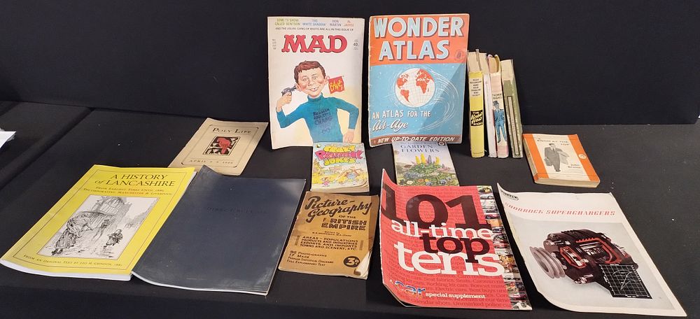 Lot 202: Various vintage books and magazines, Wonder Atlas, Shorrock...