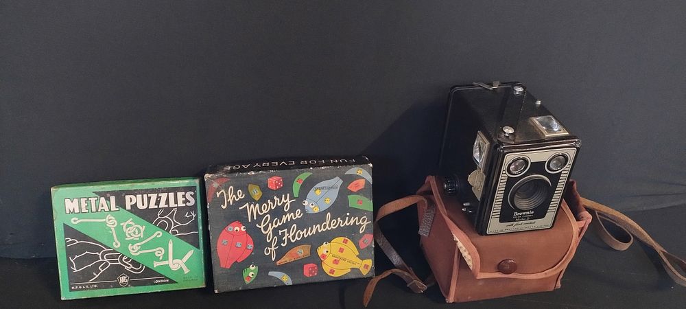 Lot 220: Various vintage items including a brownie camera, 2...