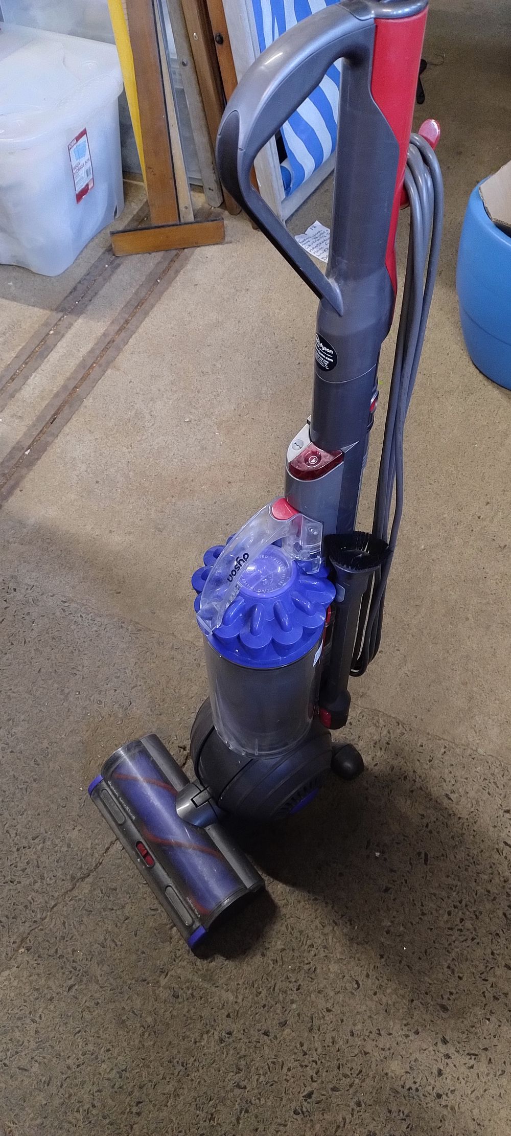 Lot 234: Re-conditioned Dyson UP22 lightball vacuum cleaner with Accessories