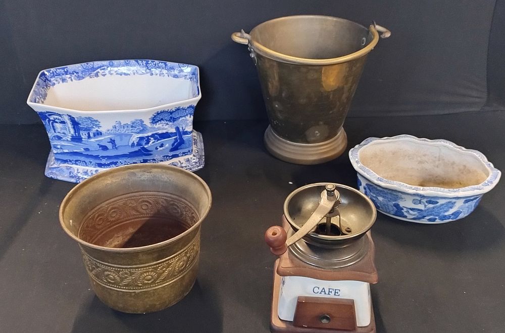 Lot 238: Spode Italian planter, blue and white planter, brass...