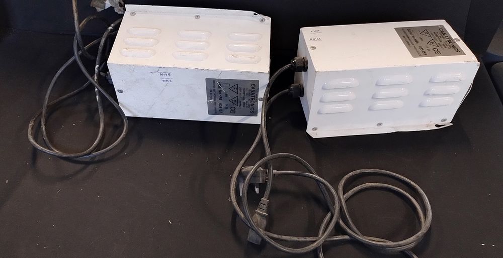 Lot 240: 2 x Agricultural light ballasts lamp 600w
