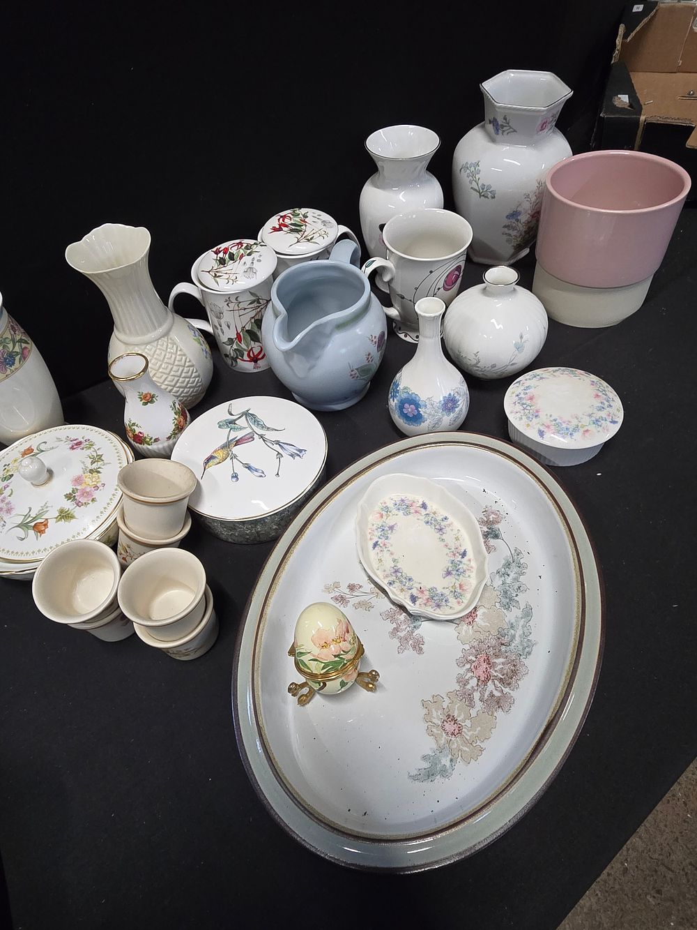 Lot 325: A collection of Denby, Tinsley, wedgewood and Royal...