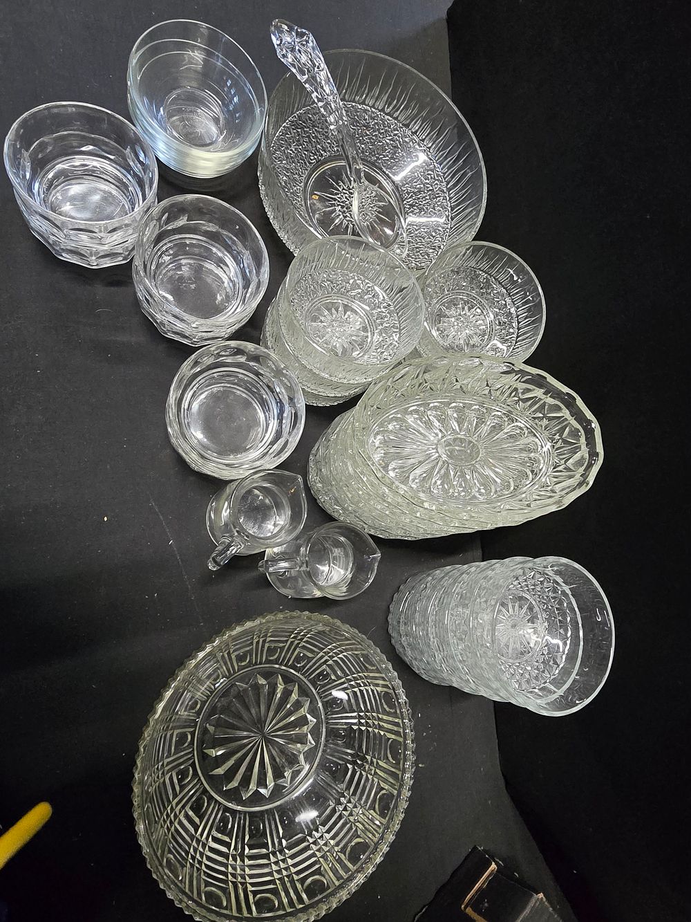 Lot 330: Fofour sets of vintage glass desert bowls, glass...
