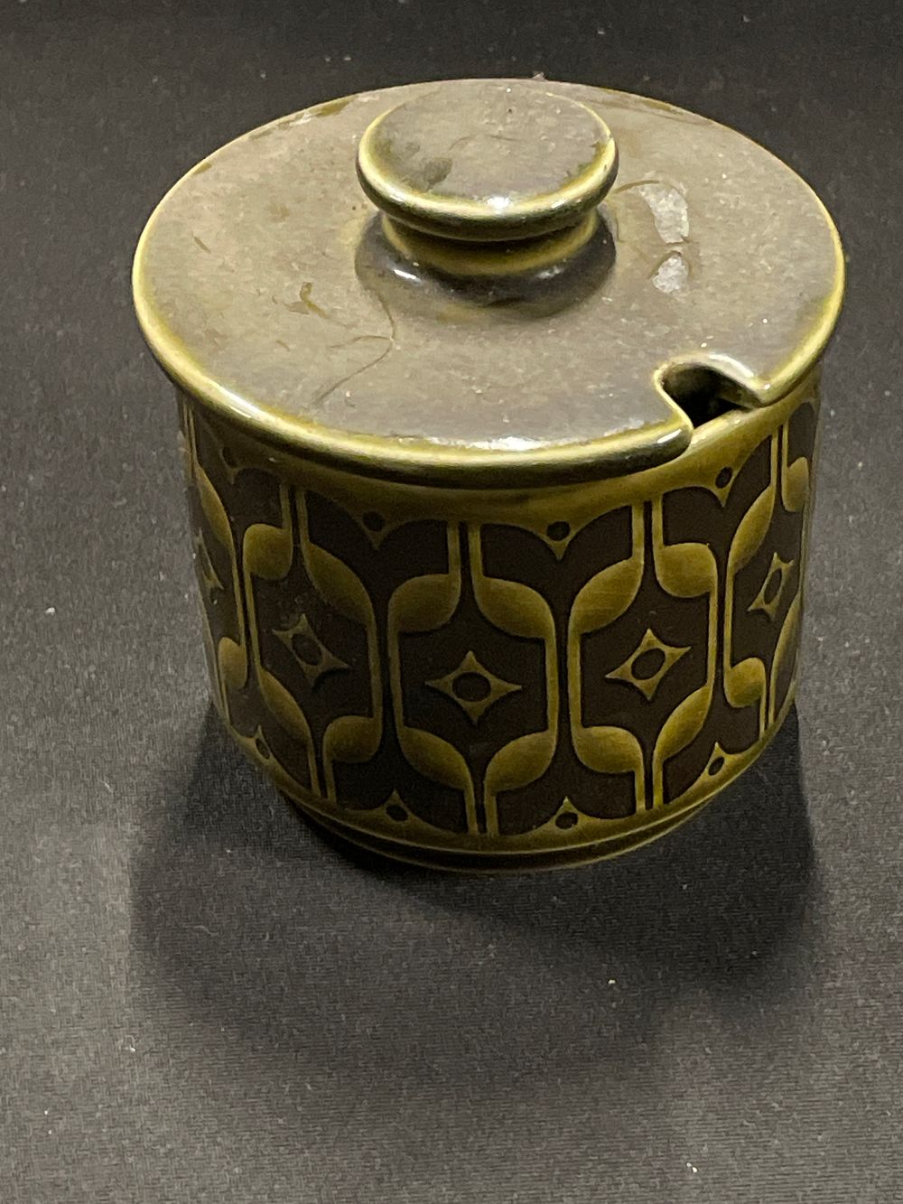 Lot 403: Hornsea condiment jar