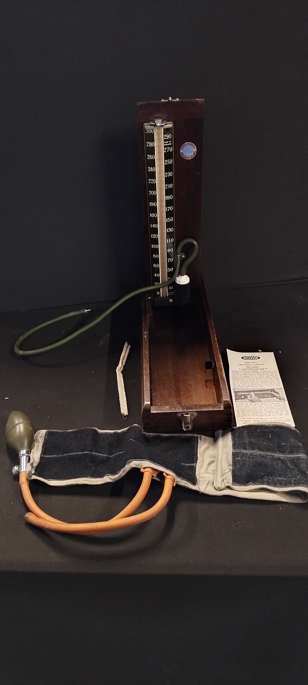 Lot 358: Vintage Accoson Mercurial Sphygmomanometer (blood pressure monitor)
