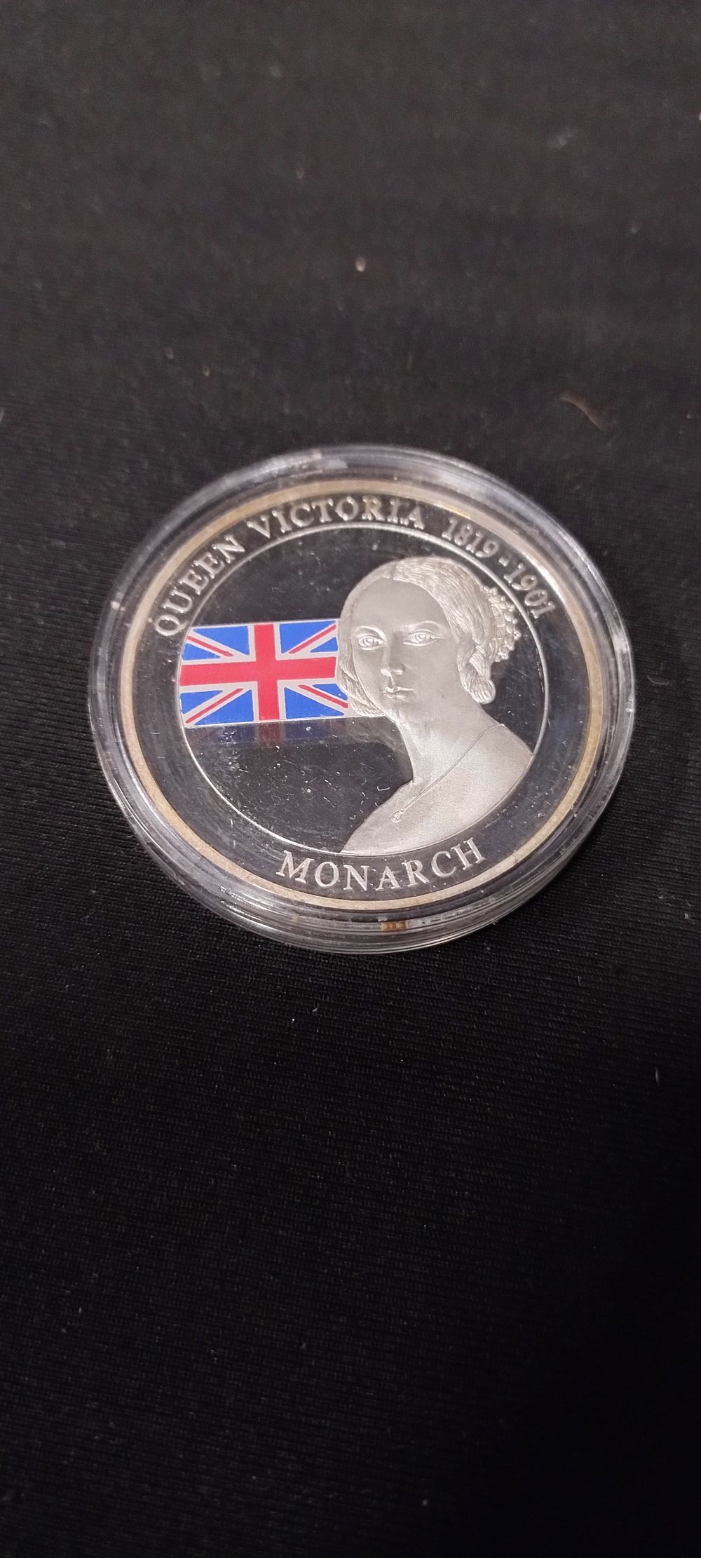 Lot 428: Limited edition 2016 QUEEN VICTORIA COIN with enamel...