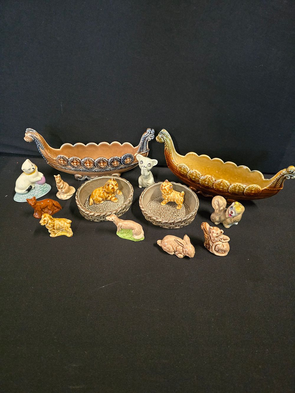 Lot 492: A collection of wade pottery including wade whimsies