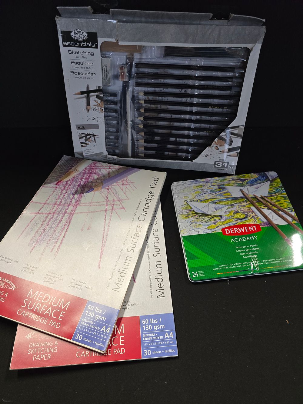 Lot 494: Brand new art set, paper and pencils