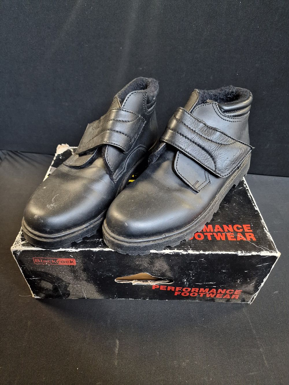 Lot 183: Chums Size 7 Velcro Boots