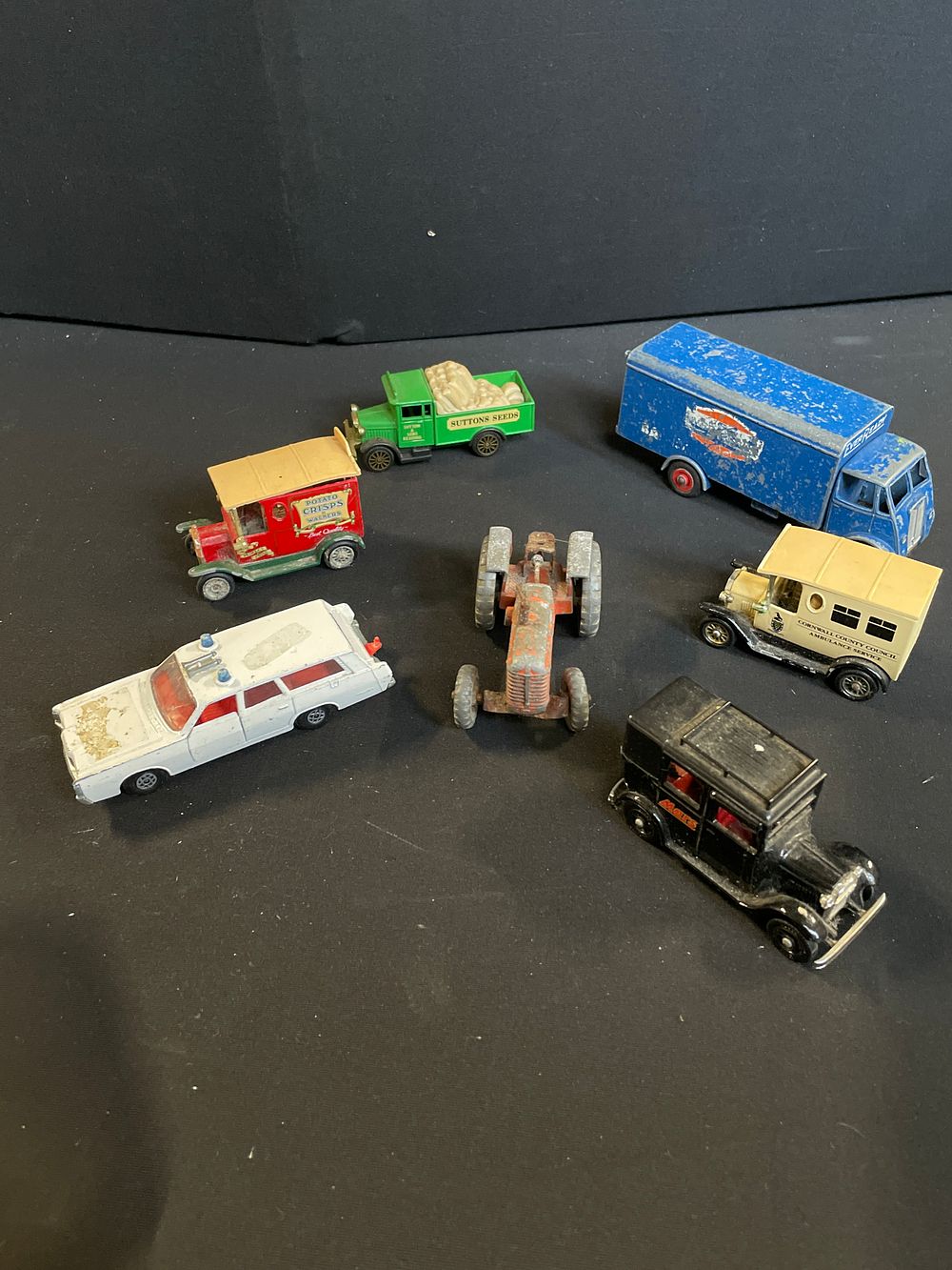Lot 196: Selection of vintage diecast vehicles