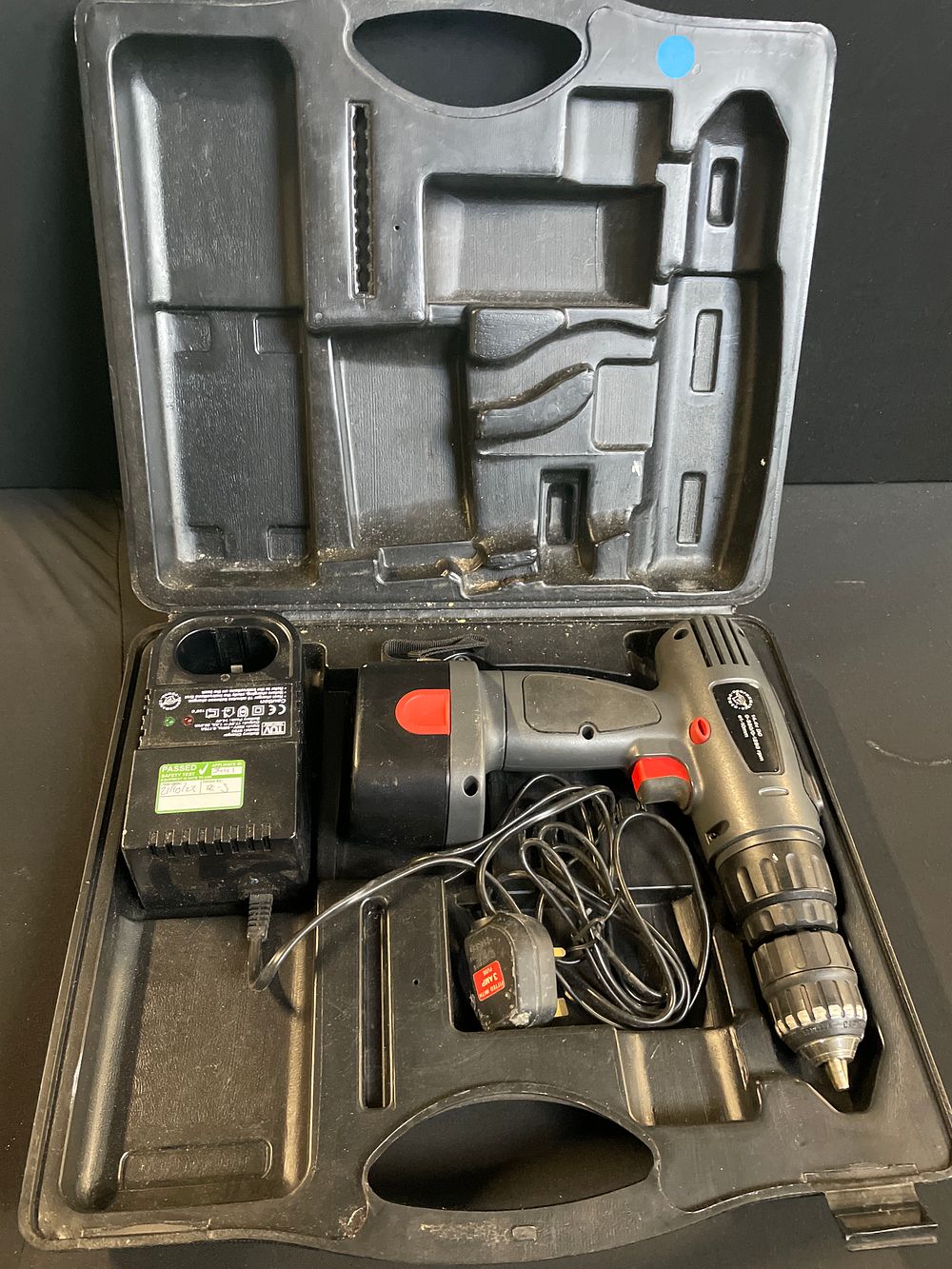 Lot 204: Performance power14 v drill and charger