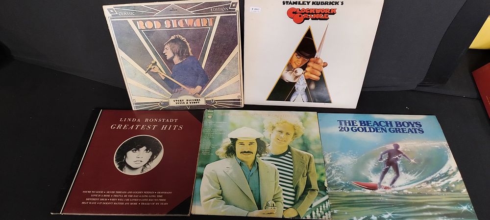 Lot 156: 5 various vynil albums including Clockwork orange soundtrack,...