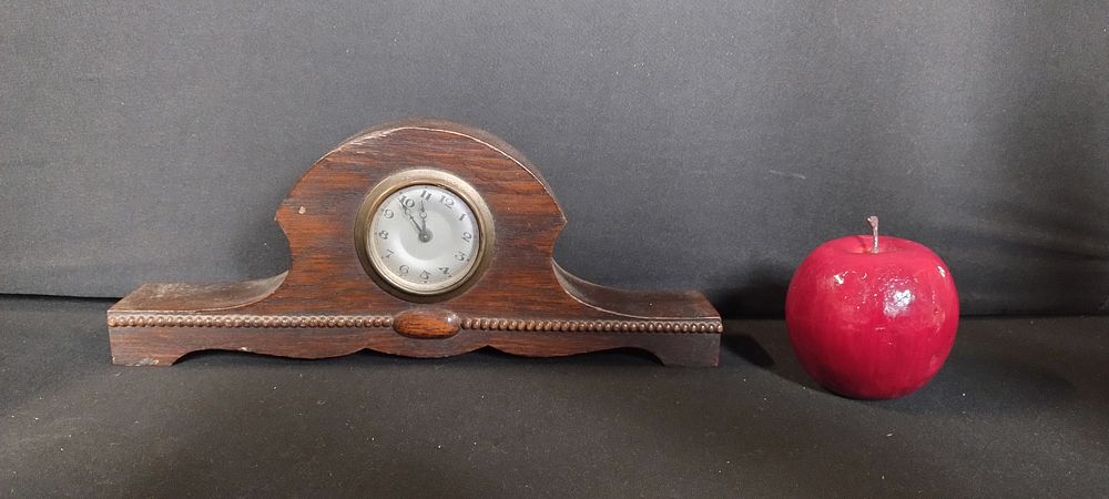 Lot 177: Vintage dark wood wind up mantle clock with...