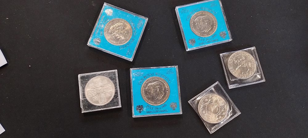 Lot 199: Various commemorative coins, Royal Wedding, and Jubilees