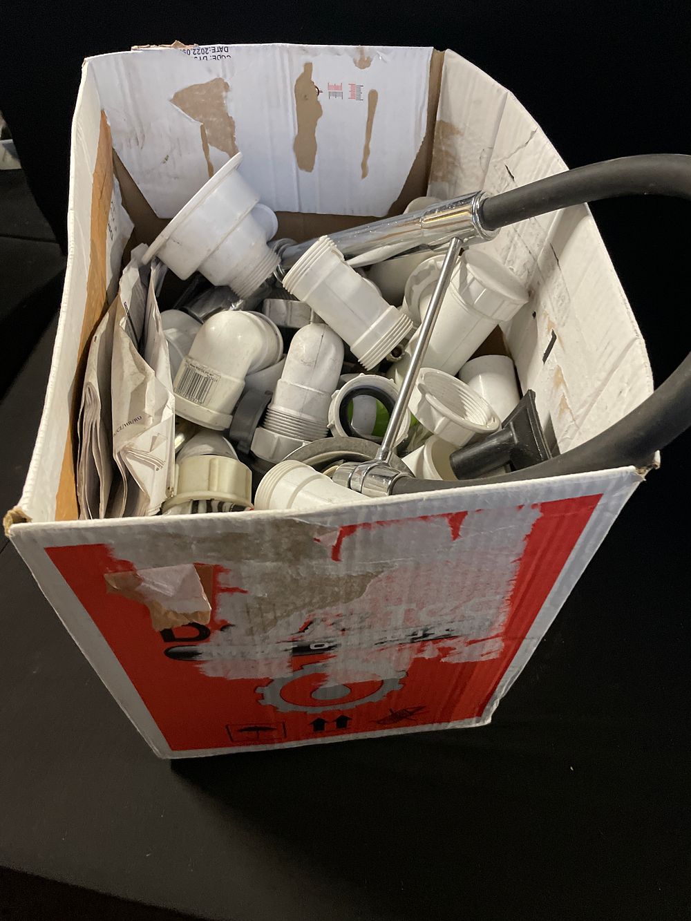 Lot 219: Box of plumbing fixings