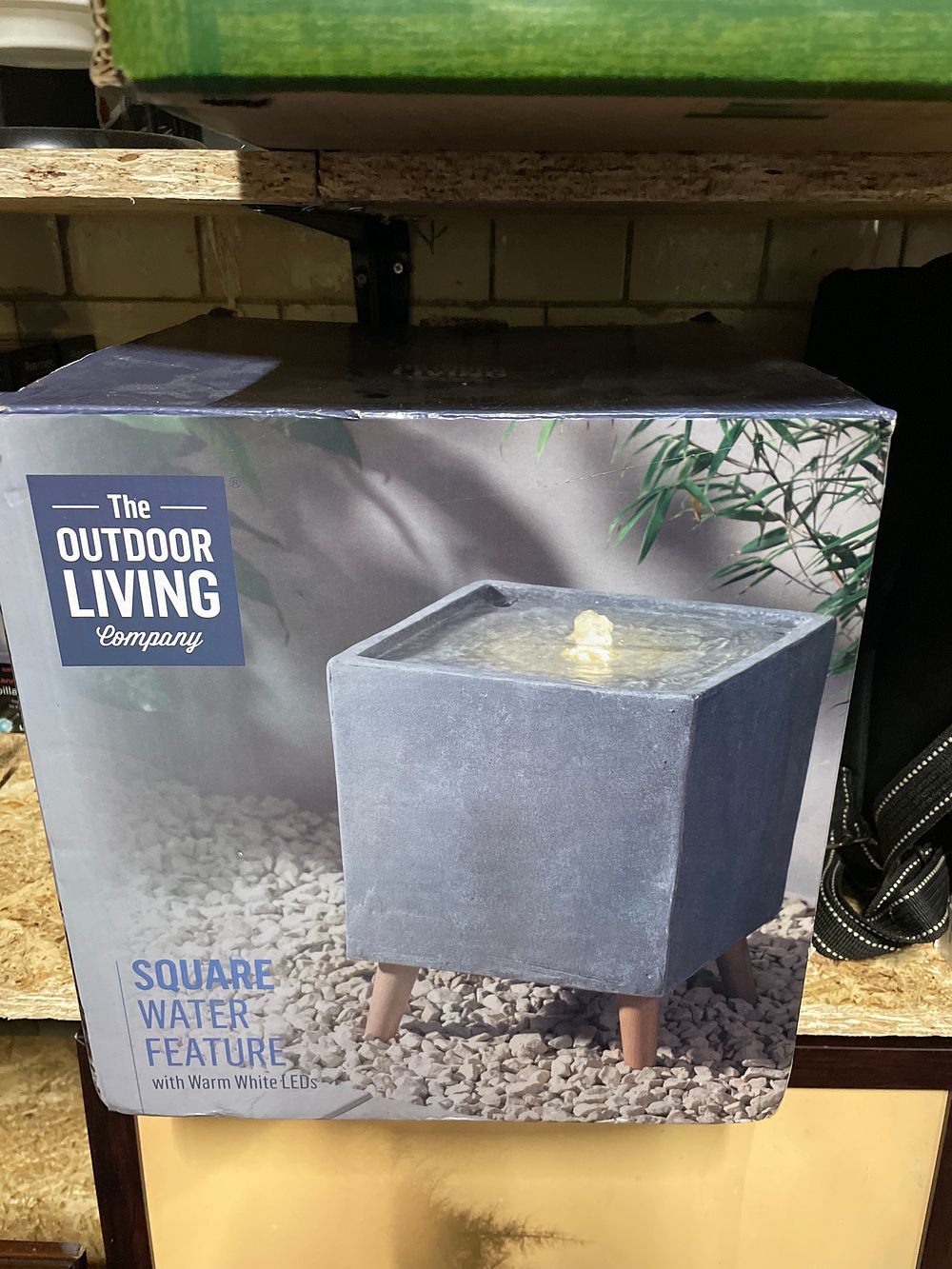 Lot 282: Square water feature