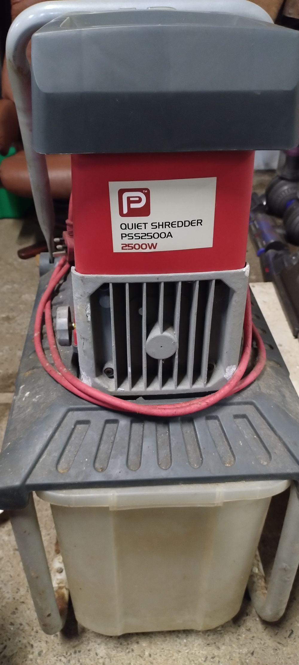 Lot 230: Performance Quiet Shredder. PSS2500A. 250W