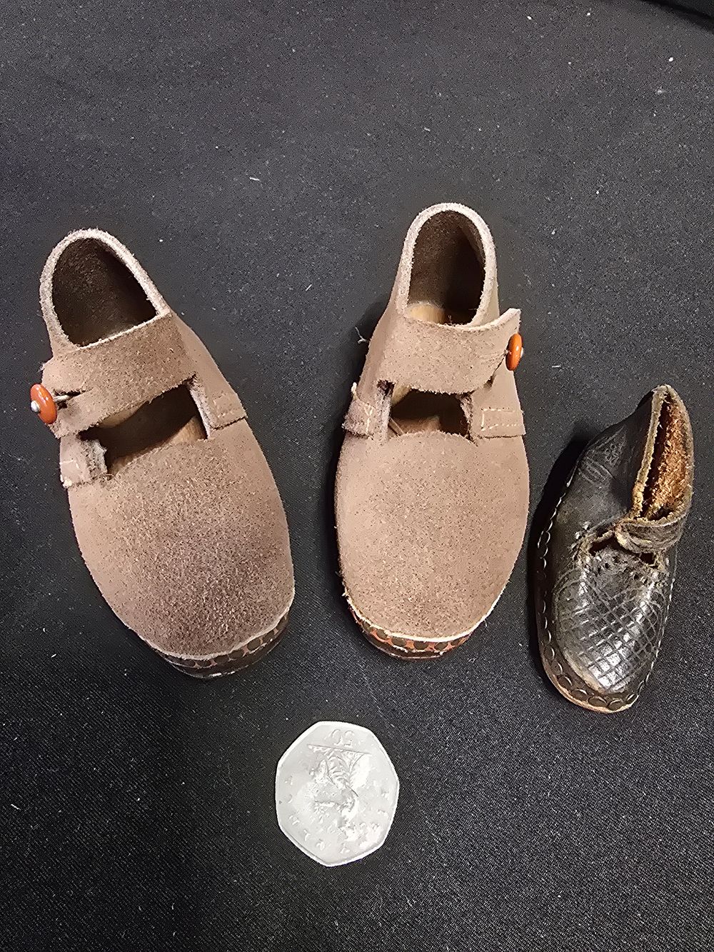 Lot 324: A pair of vintage swade vintsge children's clogs...