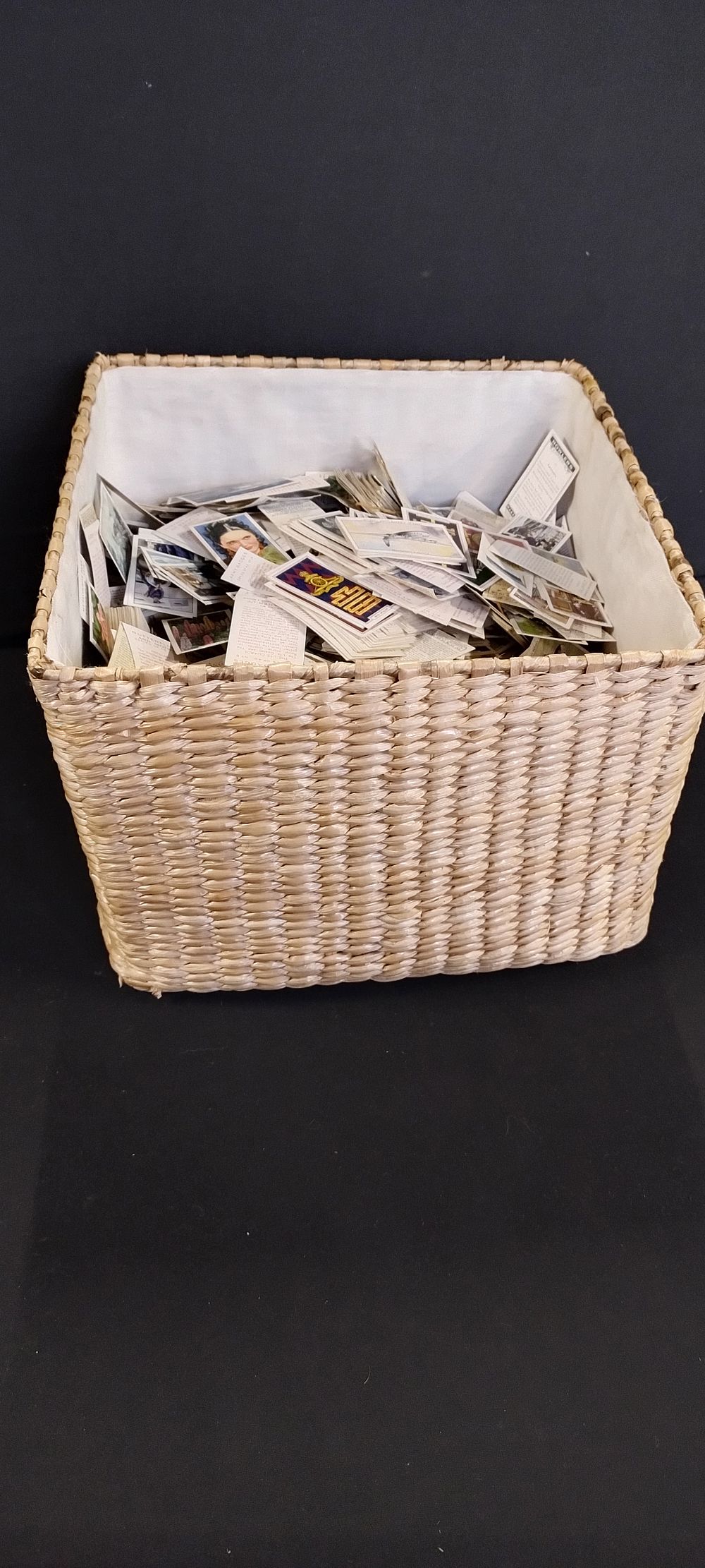 Lot 361: Hundreds of vintage cigarette cards