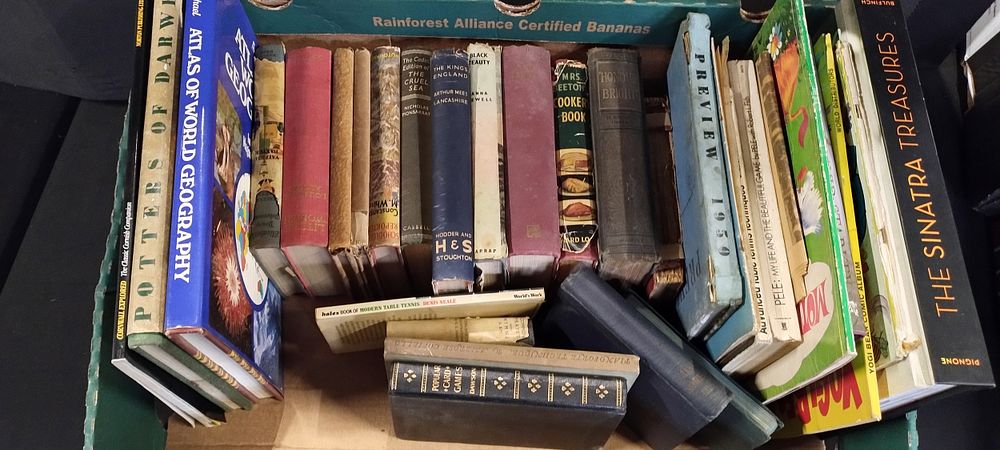 Lot 366: Selection of books various subjects
