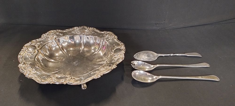 Lot 375: 4 silver plated items including a fruit bowl,...