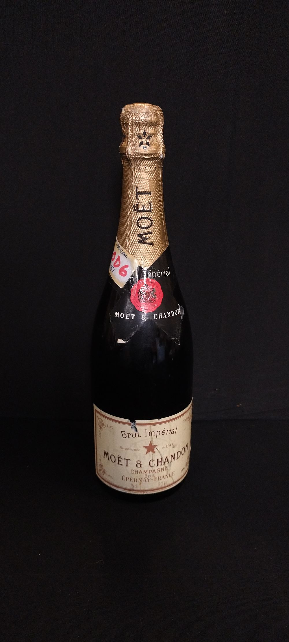 Lot 387: Unopened Bottle of Brut Imperial Moet & Chandon...
