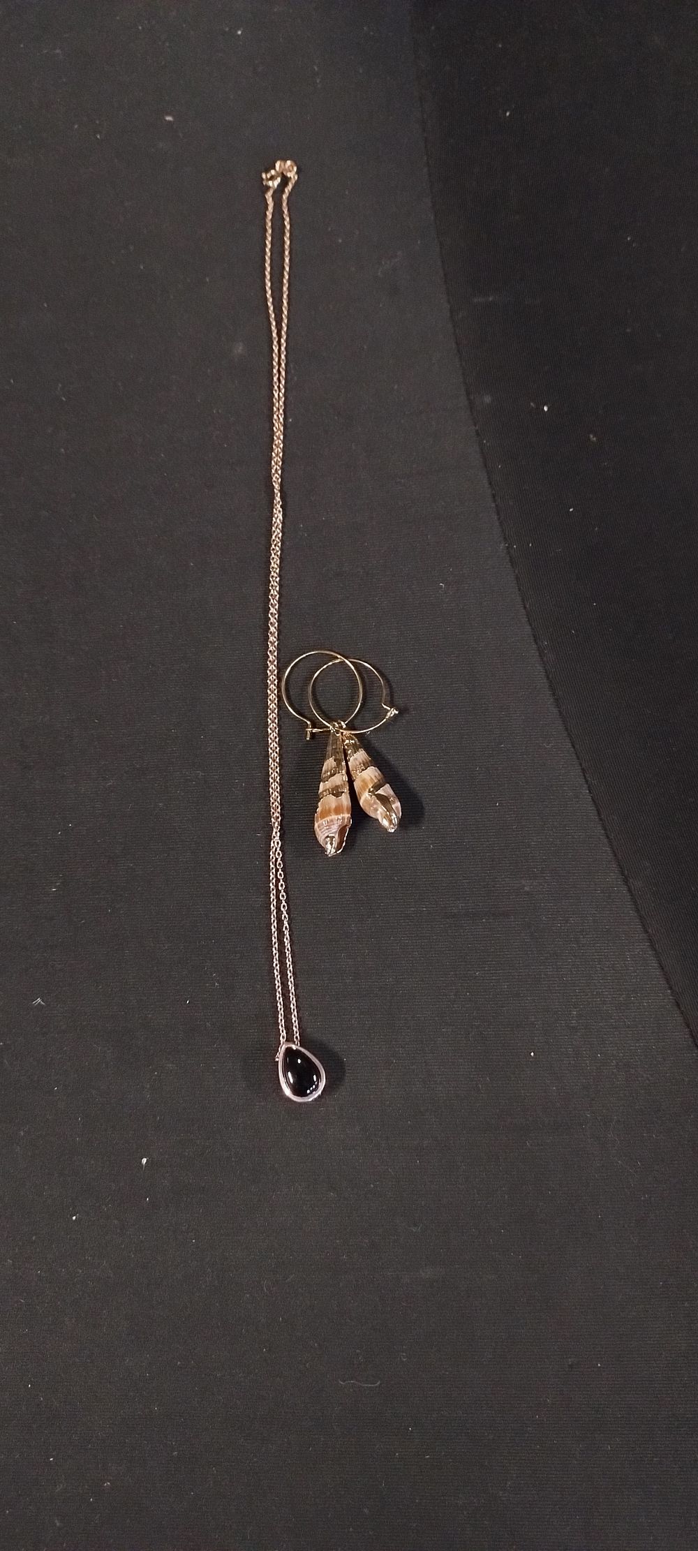 Lot 397: Sterling silver pendant and necklace, length approx 20in,...