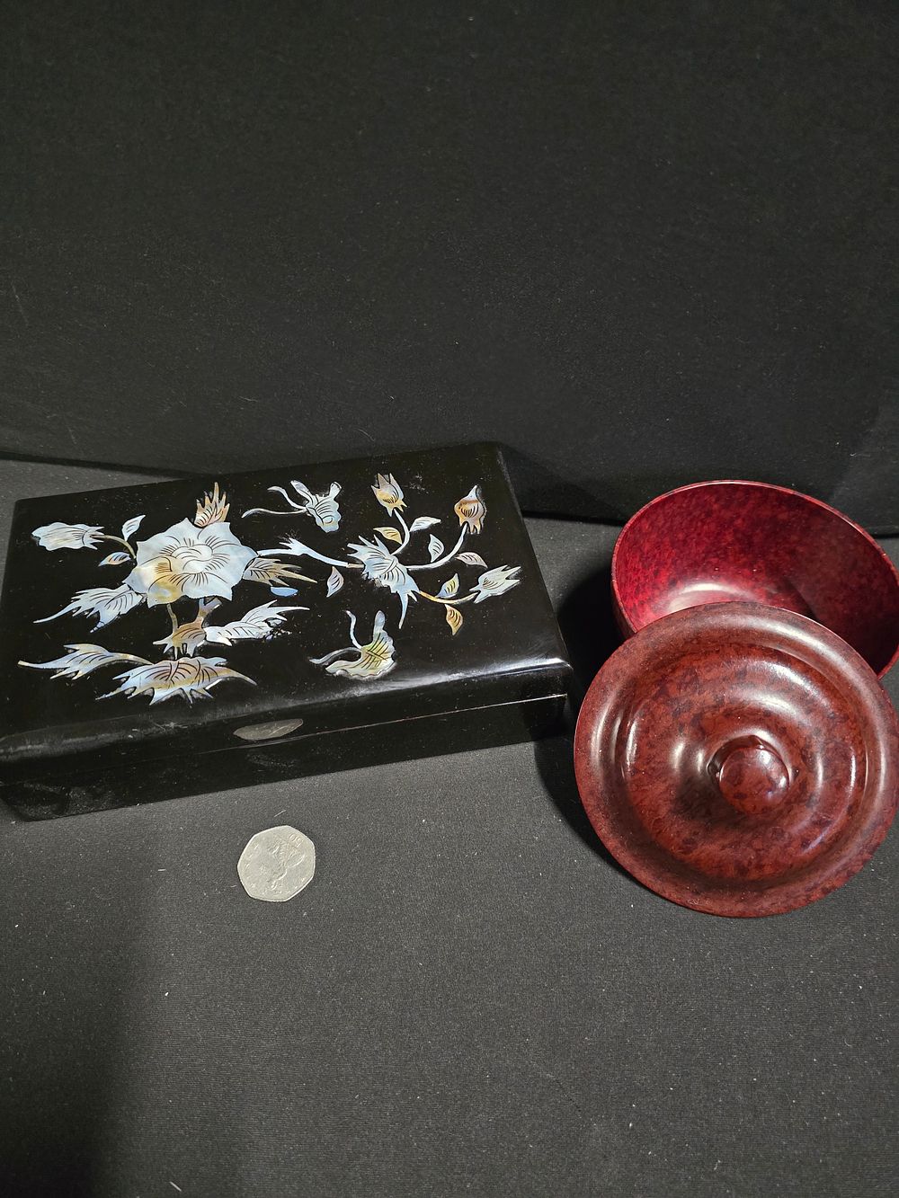 Lot 401: A mother of pearl inlayed jewellery box with...