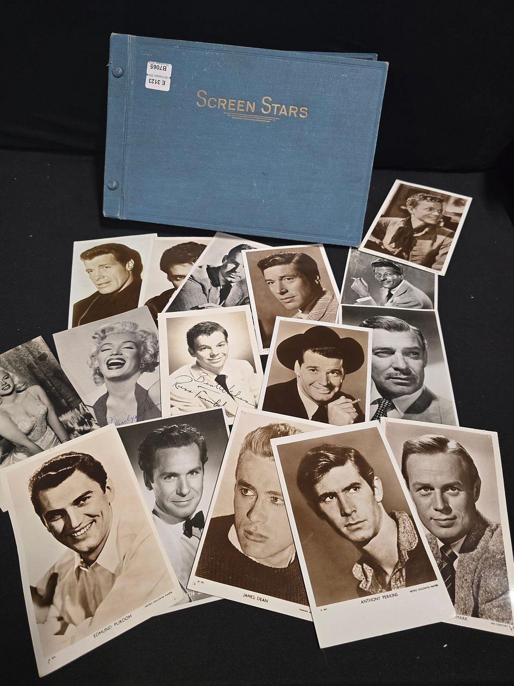 Lot 402: A large collection of Screen star postcards