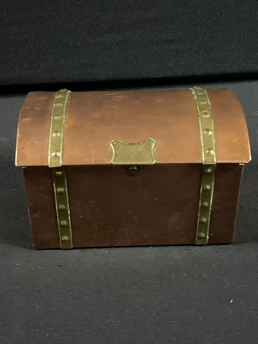 Lot 438: Copper lidded trinket box in the style of...