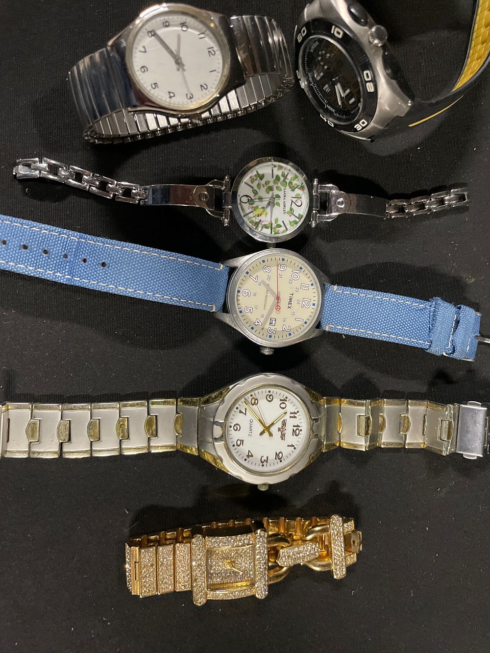 Lot 446: Selection of various wristwatches