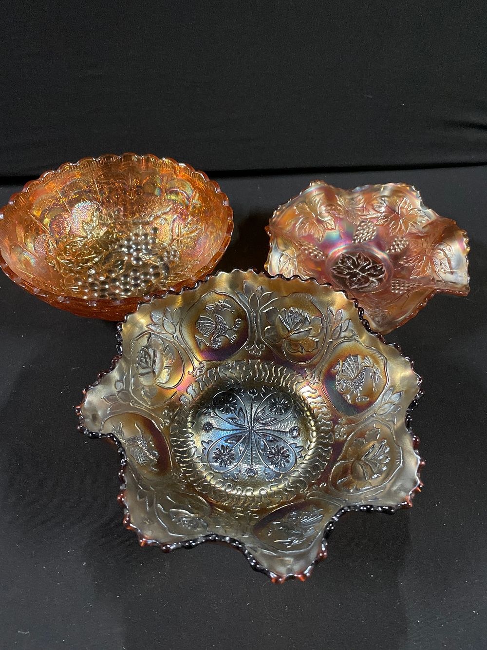 Lot 449: 3 carnival glass dishes