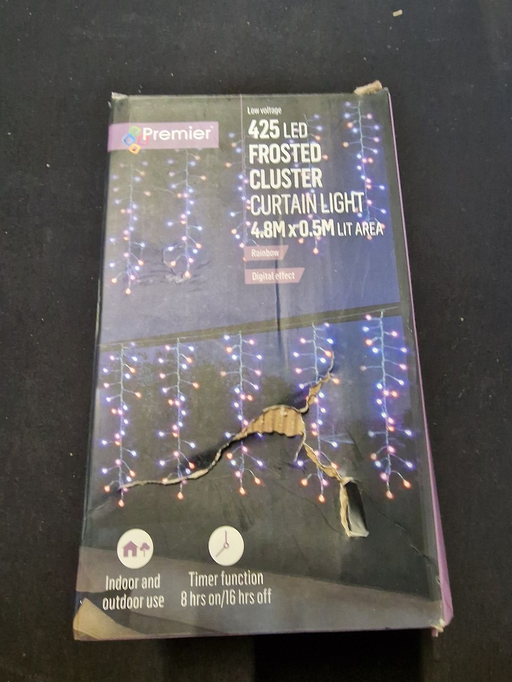 Lot 334: 425 Frosted cluster curtain lights AF