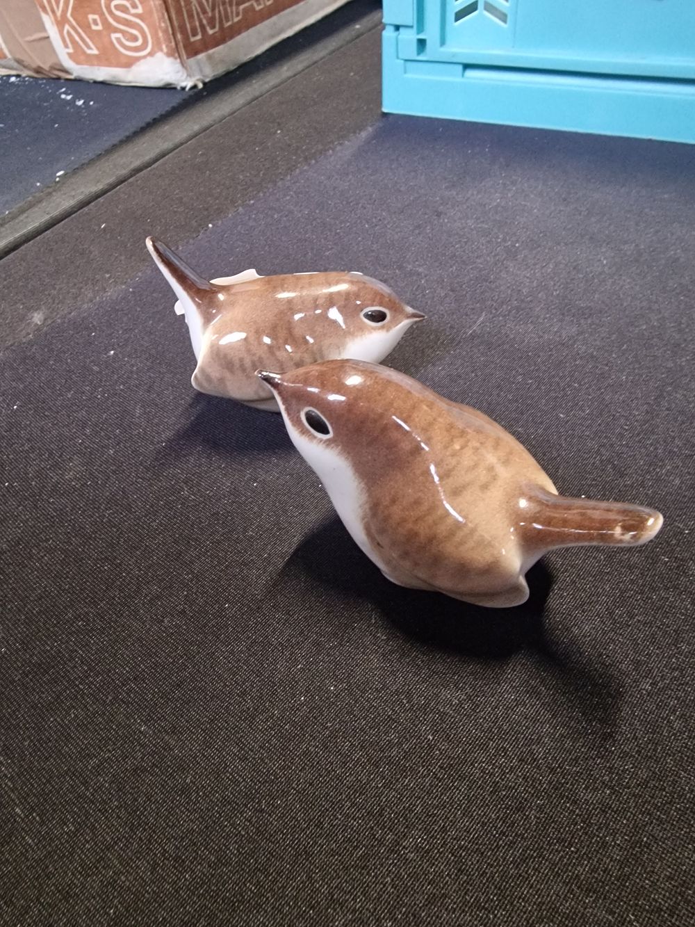 Lot 363: Pair of russian Porcelain Bird Figure Wren Head Up