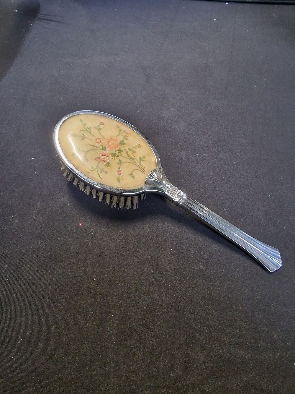 Lot 368: Vintage hair brush