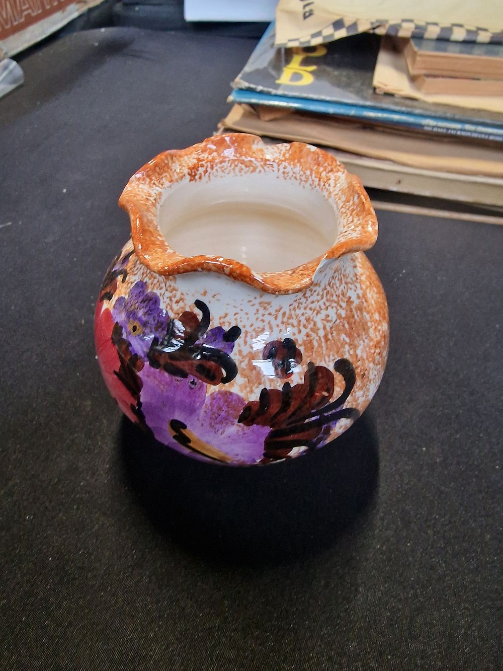Lot 371: Vintage vase
