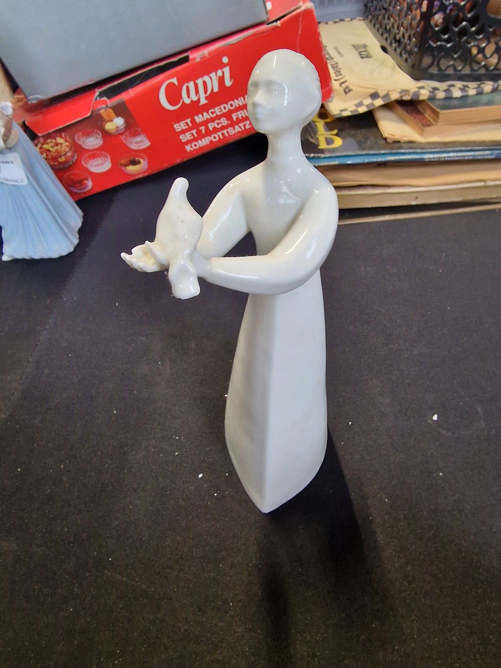 Lot 378: Royal doulton figurine