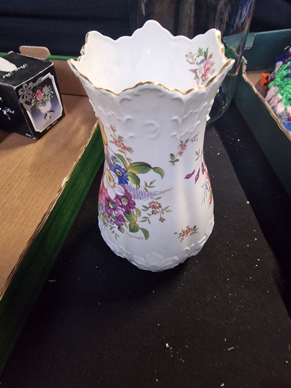 Lot 394: Vintage floral vase
