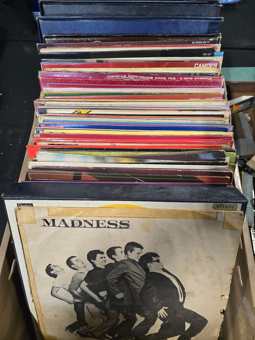 Lot 481: A large collection of Vinyl mixed genres