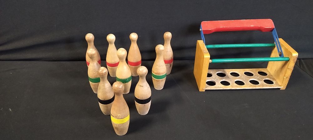 Lot 499: Vintage children's Skittles with carry block