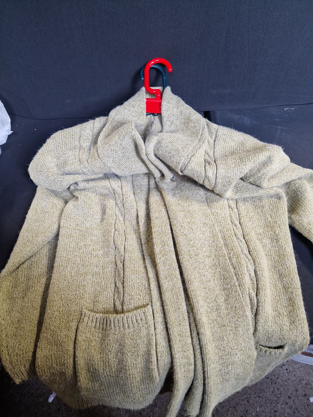 Lot 249: Green ladies Cardigan size 18-20