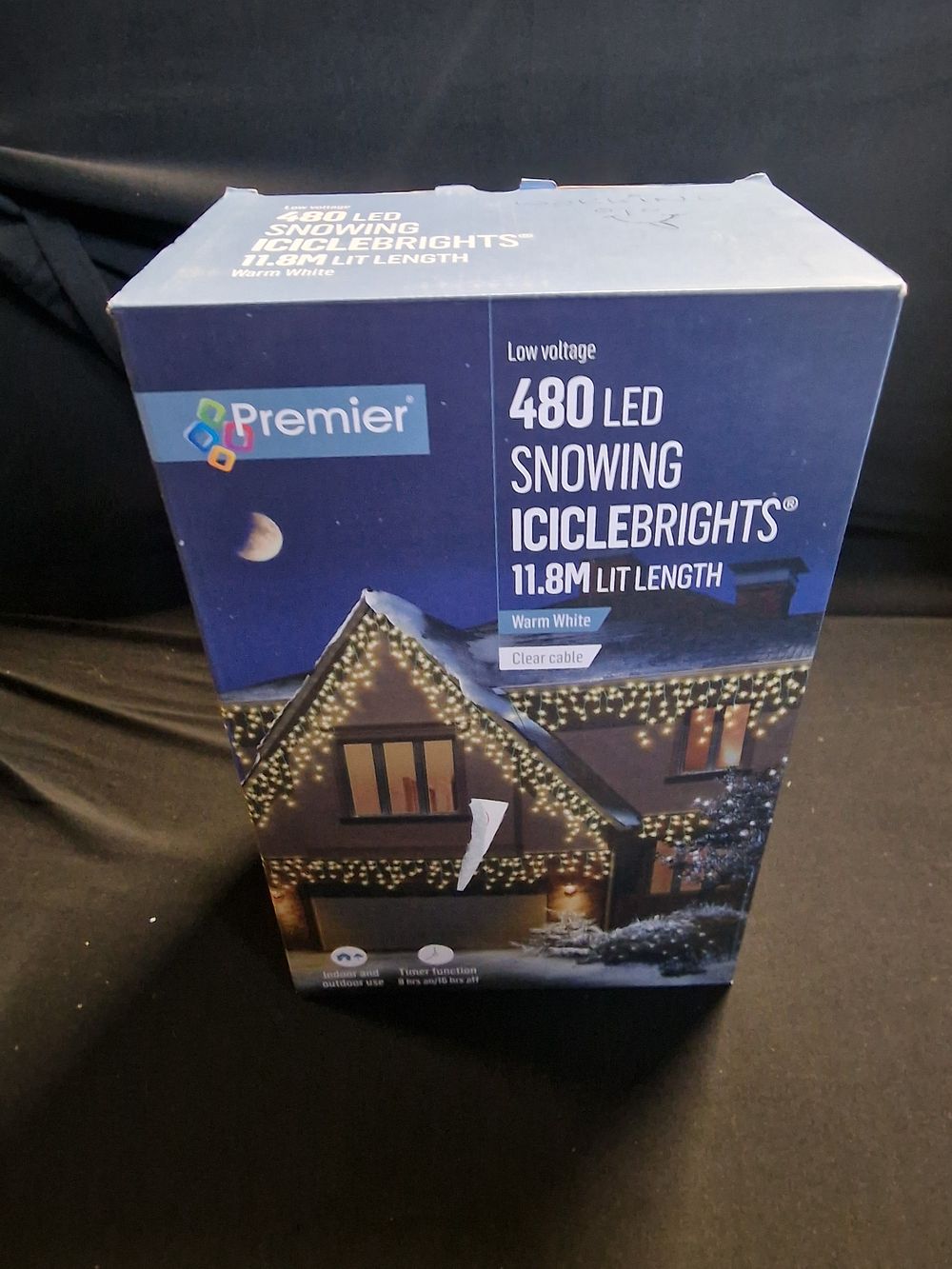 Lot 119: 480 LED snowing icicle lights warm white