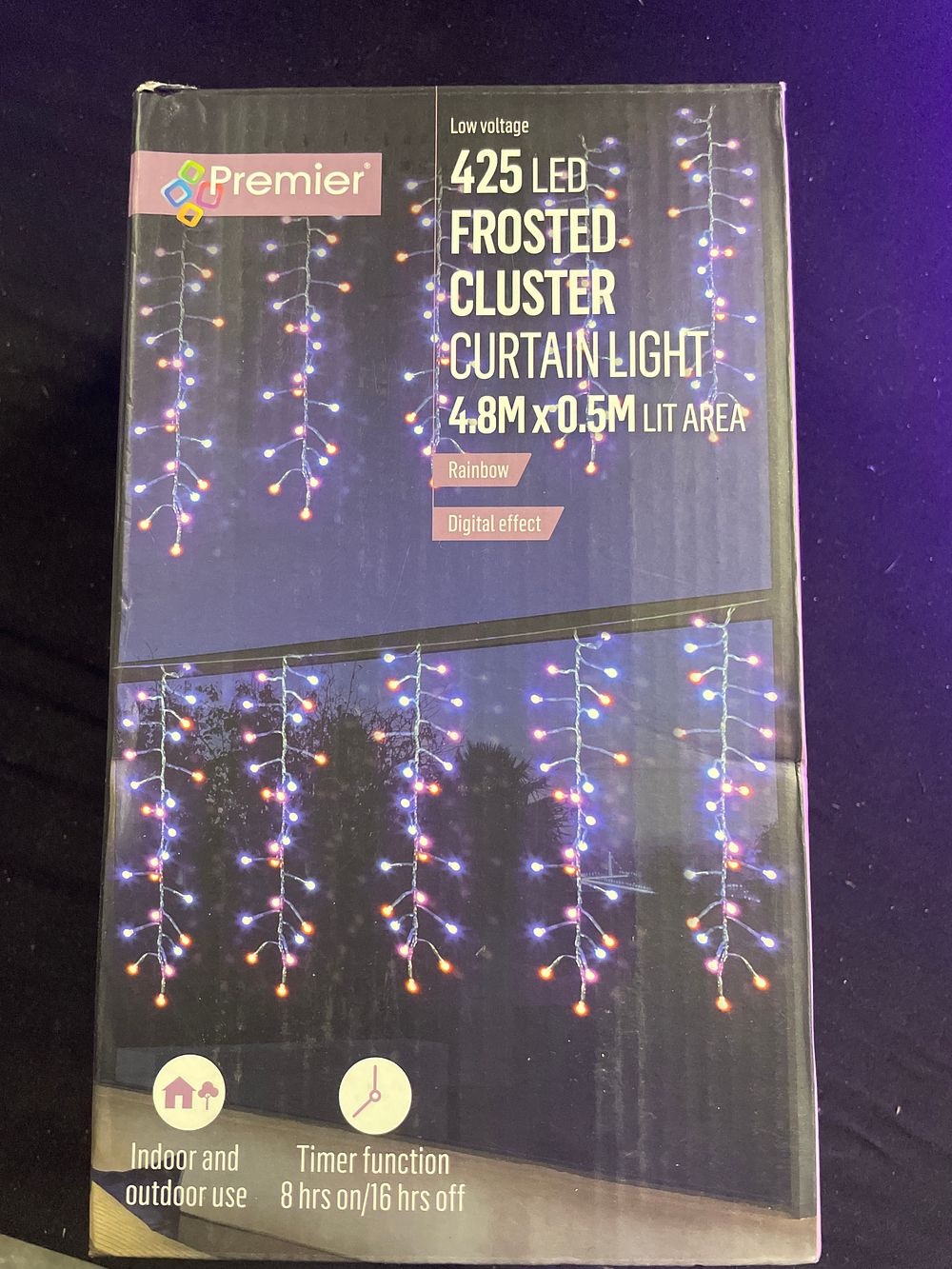 Lot 157: 425 LED cluster curtain lights