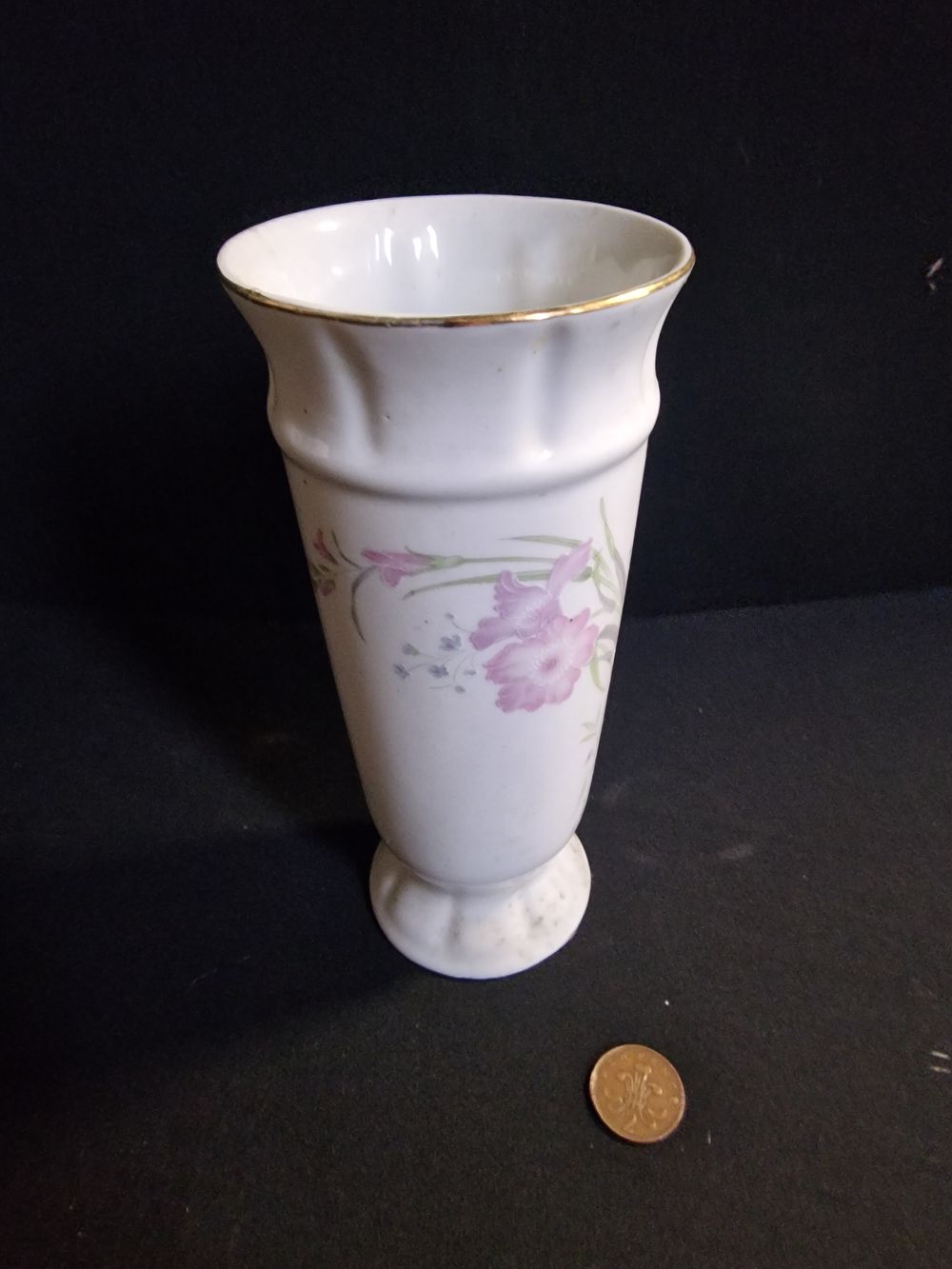 Lot 171: Fine Quality Porcelain Vase