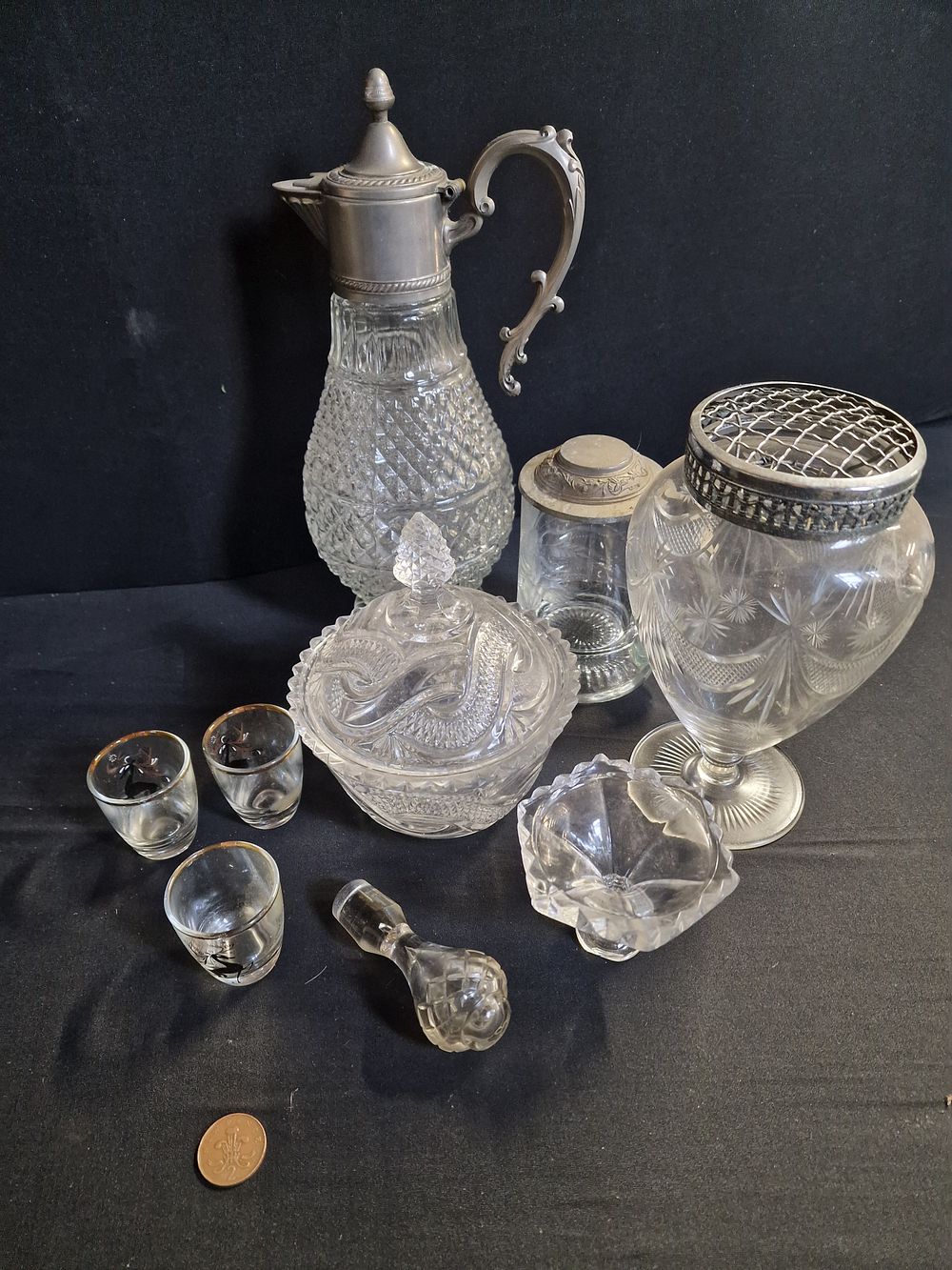 Lot 174: Vintage Glassware Items