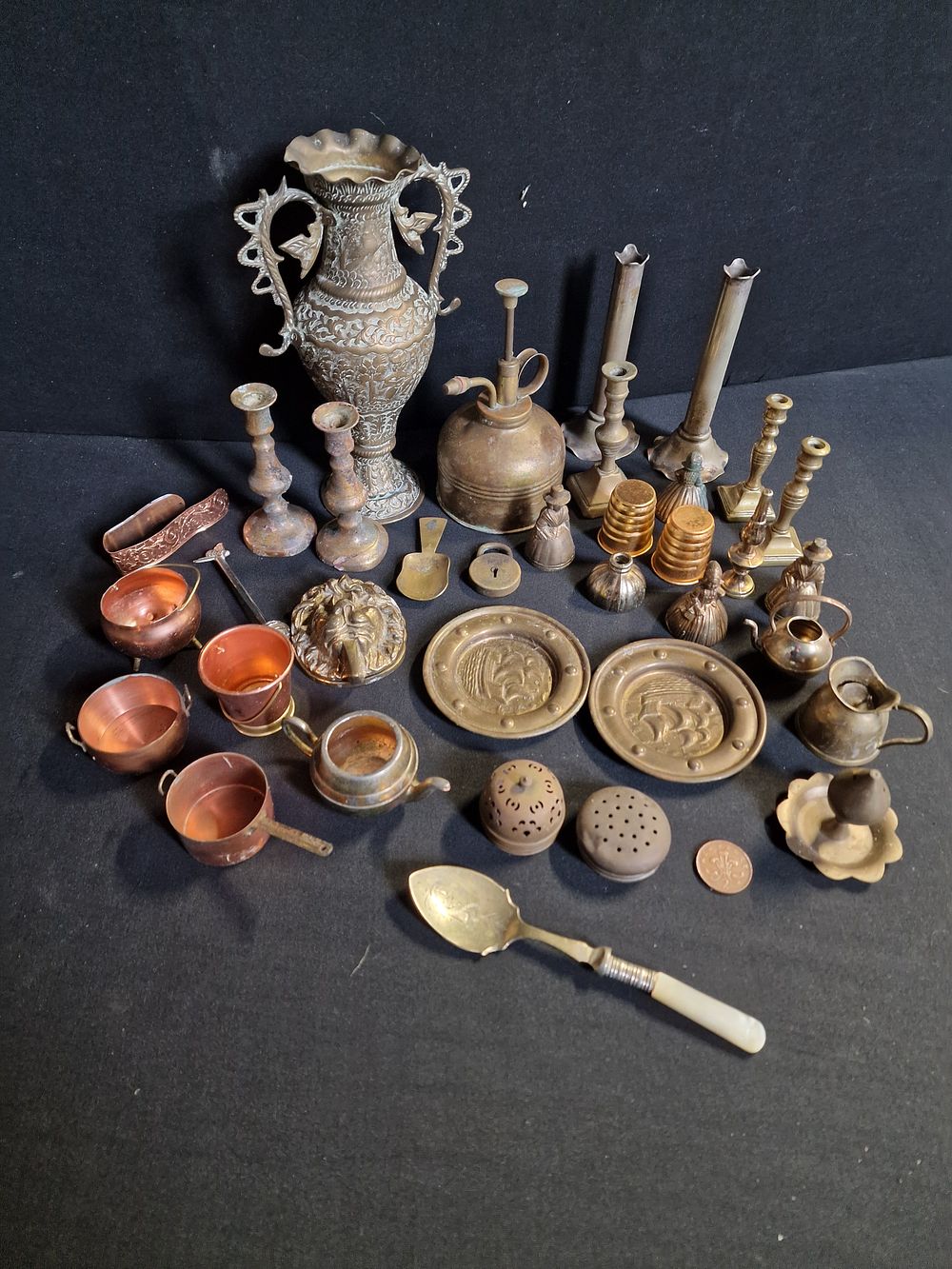 Lot 178: Mixed Selection of Metalware Inc Brass and Copper